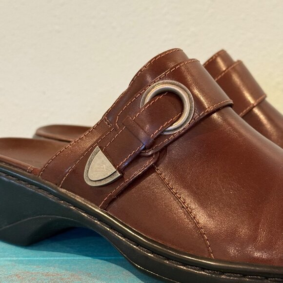 Clarks Womens Brown Leather Slip-On Mule Shoes With Buckle Detail Sz 7 #74106 - Picture 2 of 11